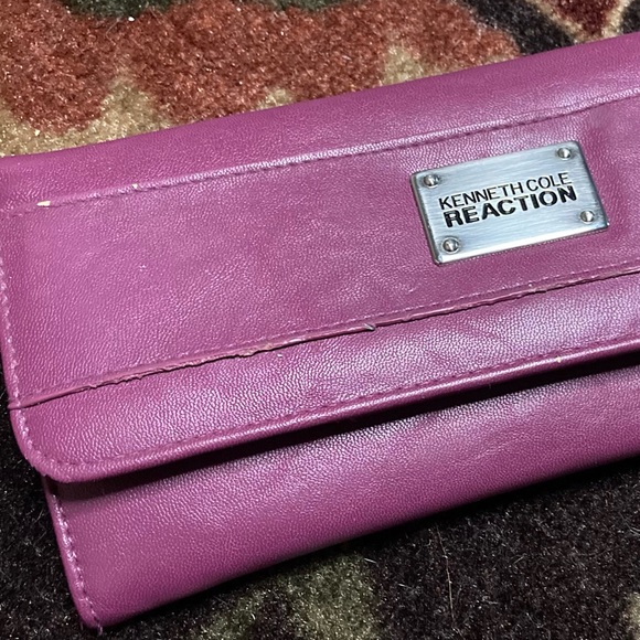 Kenneth Cole reaction purple leather wristlet clutch wallet matching coin purse - Picture 6 of 12